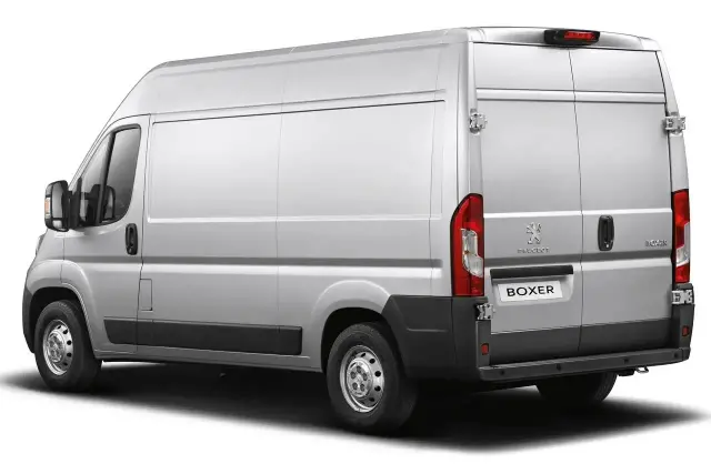 Peugeot Boxer wzywany do serwisu