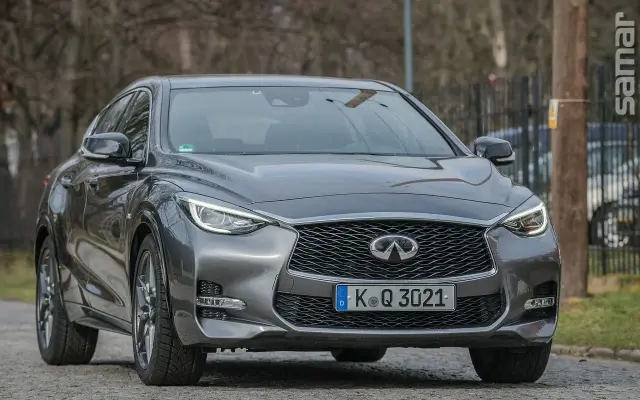 Infiniti Q30 - 2016