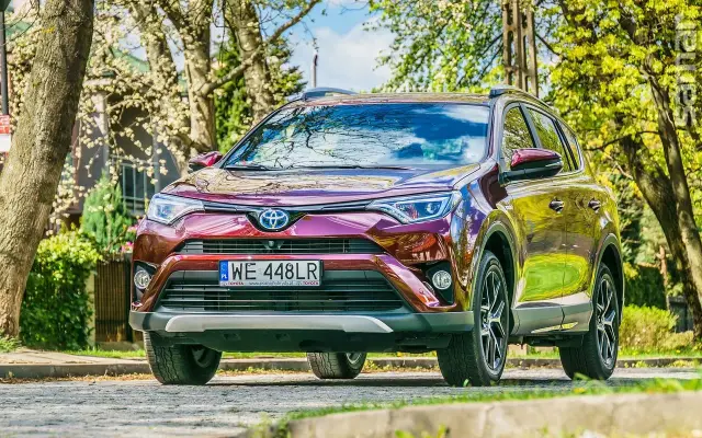 Toyota RAV4 Hybrid 2016