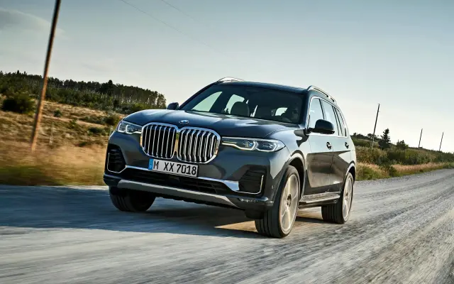 Wadliwe zagłówki w BMW X5 i X7