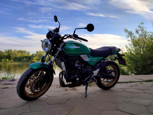 Kawasaki Z650RS (2022) – retro styl i sprawność  Ninja
