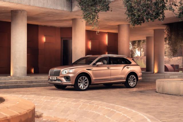 Nowy Bentley Bentayga (EWB) z dłuższym rozstawem osi