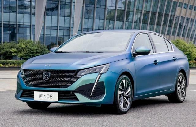 Peugeot 408 sedan z twarzą nowego Peugeota 308