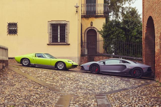 Lamborghini Miura: legendarne V12 ustępuje miejsca hybrydzie