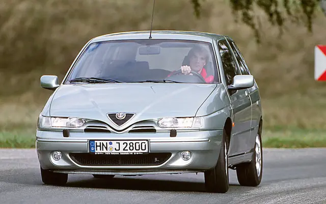 Alfa Romeo 145