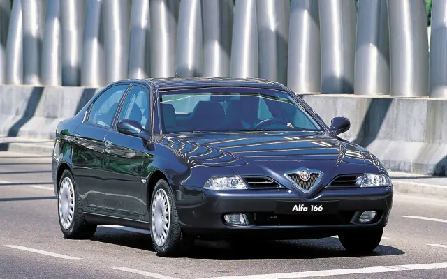 Alfa Romeo 166