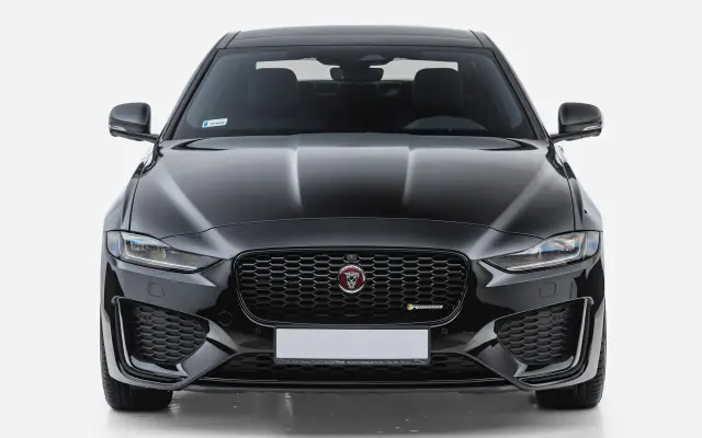 Jaguar XE R-Dynamic Black Edition