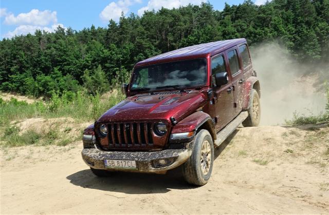 Jeep Wrangler 4xe – z prądem w terenie