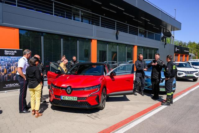 Pożar samochodu elektrycznego? Straż pożarna jest przygotowana!