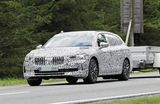 Nowa Skoda Superb w oku obiektywu