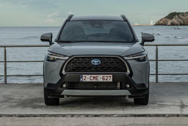 Corolla Cross szybko pnie się w górę!
