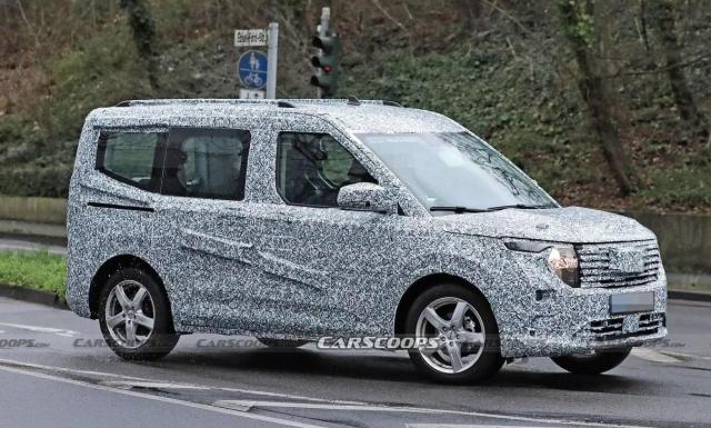 Nowy Ford Tourneo Courier 2024 na zdjęciach szpiegowskich