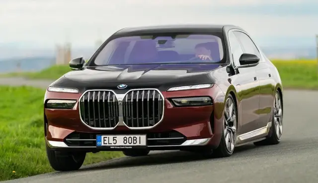 Nowe BMW 7 z usterką fotela