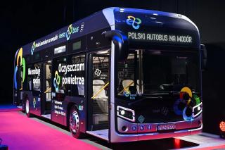 Wodorowe autobusy Polsatu Plus ruszają w Polskę