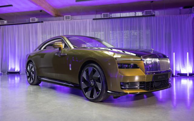 Rolls-Royce Spectre (2023) w Warszawie