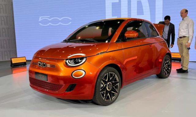 Nowy Fiat 500 z silnikiem benzynowym?