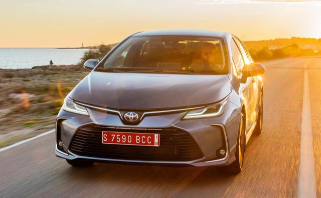 Toyota Corolla sedan dostępna od ręki