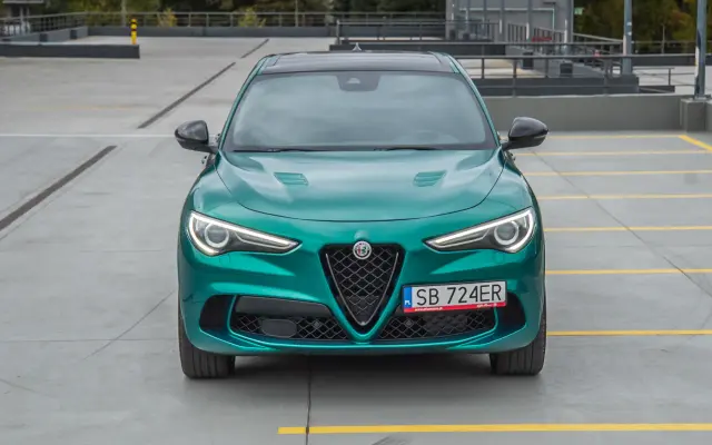 Alfa Romeo Stelvio Quadrifoglio (2023)