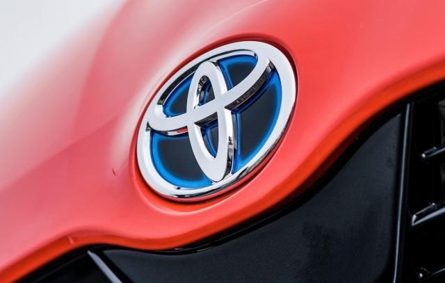 Hybryda plug-in Toyoty z zasięgiem 200 km