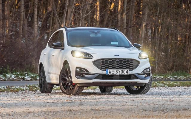 Ford Kuga FHEV i PHEV - hybryda w dwóch odsłonach