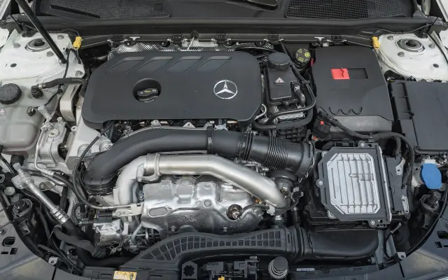 Mercedes A220 4MATIC AMG Line