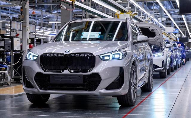 Nowe BMW iX1 (2022) weszło do produkcji