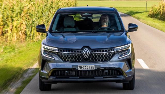 Renault Austral docenione w Szwecji