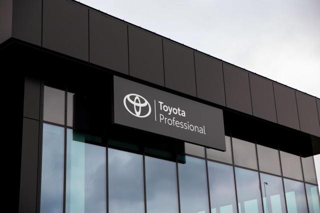 Rośnie sieć autosalonów Toyota Professional