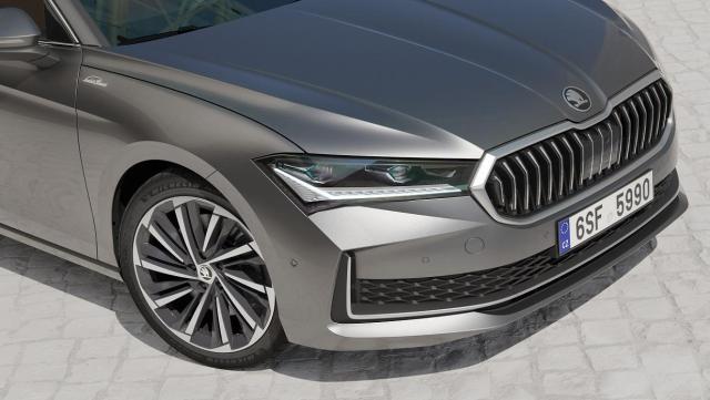 Nowa Skoda Superb 2024 – pierwsze ceny w Czechach