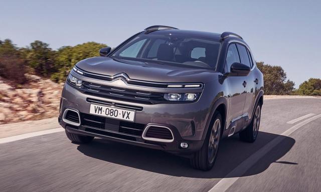 Usterka oprogramowania silnika w SUV-ach Stellantisa