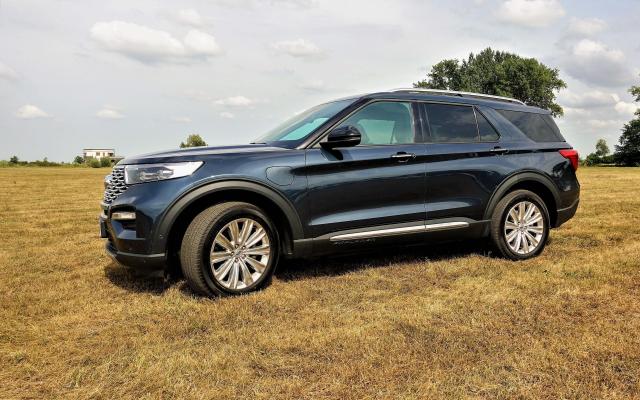 Ford Explorer PHEV – amerykański SUV aspiruje do klasy premium