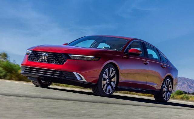 Nowa Honda Accord 2023 w całej okazałości