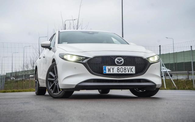 Mazda 3 e-Skyactiv-X - na przekór trendom