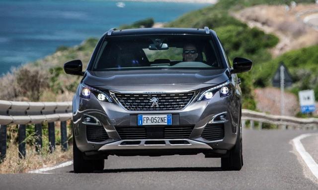SUV-y marek Grupy Stellantis do naprawy