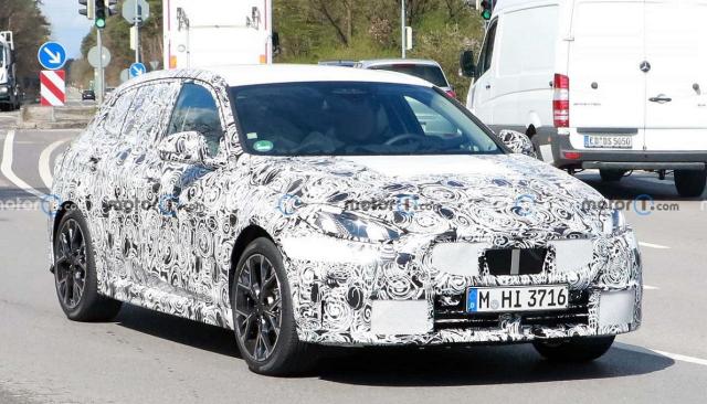 Nowe BMW 1 (2024) przechodzi testy