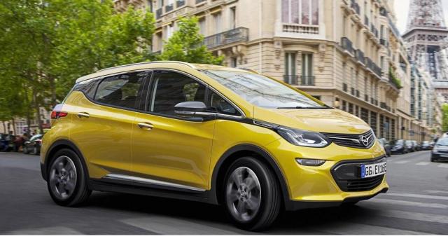 Opel Ampera-e z usterką napinacza pasów