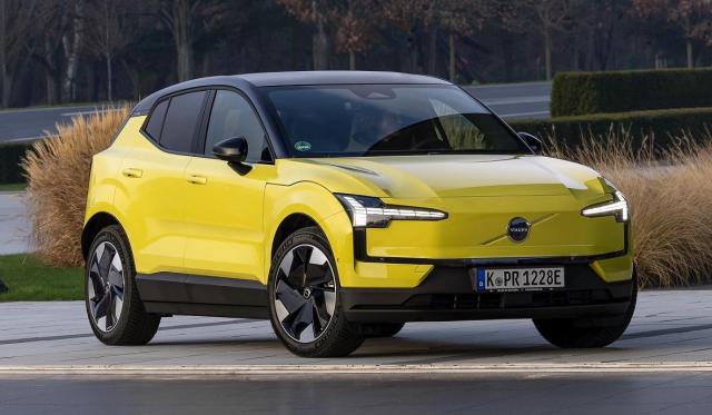Volvo EX30 punktuje nie tylko w Skandynawii