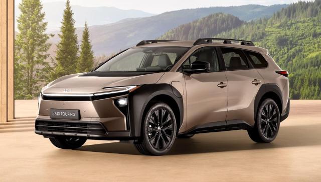 Nowa Toyota bZ4X Touring 2026. Co to za samochód?
