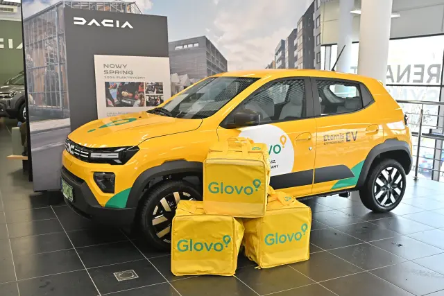 Dacia Spring dla Eternis i Glovo