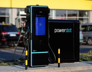 Zielony prąd dla elektryków: Powerdot stawia na wiatr i słońce