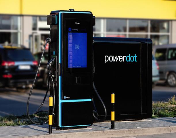 Zielony prąd dla elektryków: Powerdot stawia na wiatr i słońce