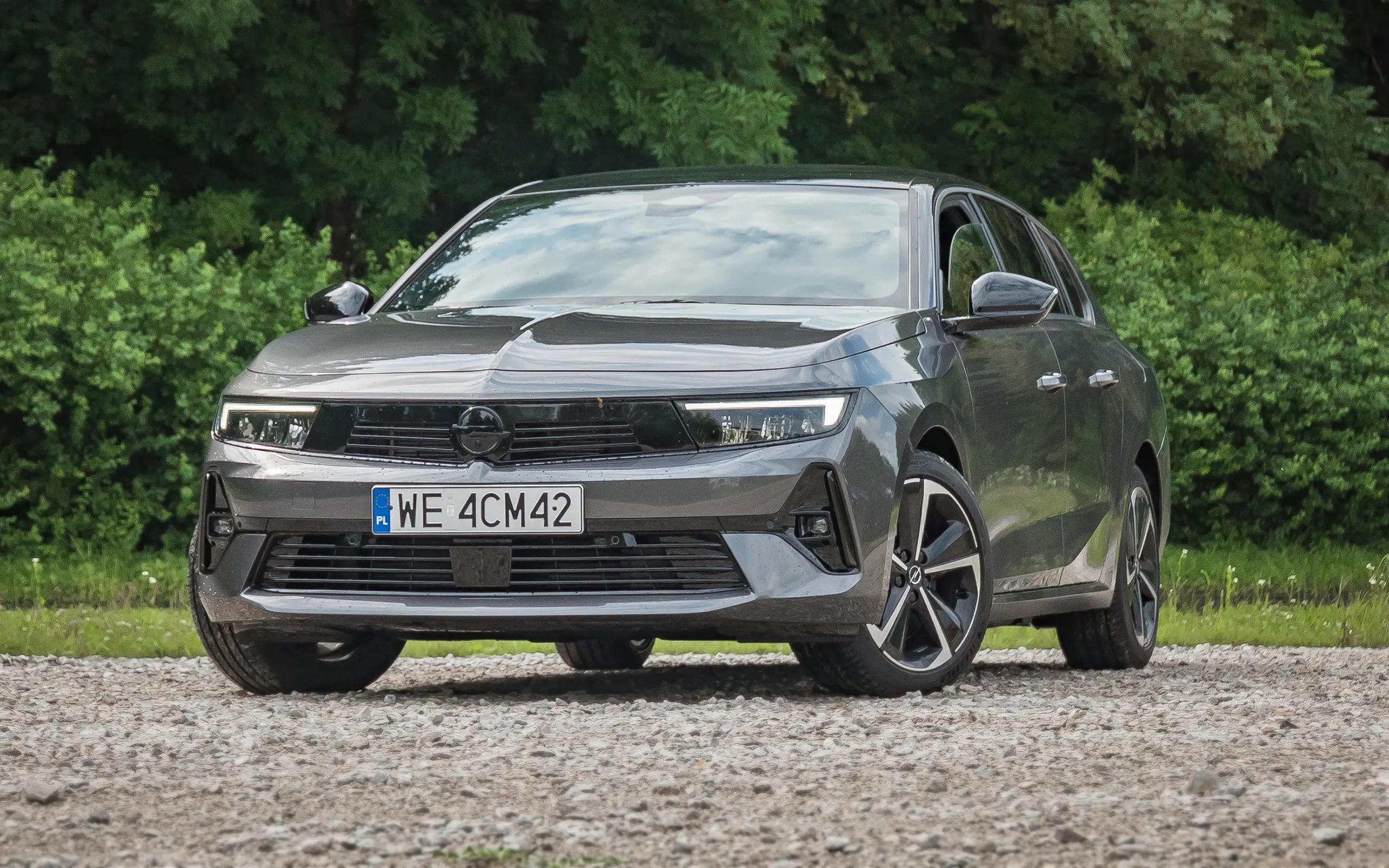 Opel Astra Sports Tourer PHEV – praktyczna i oszczędna