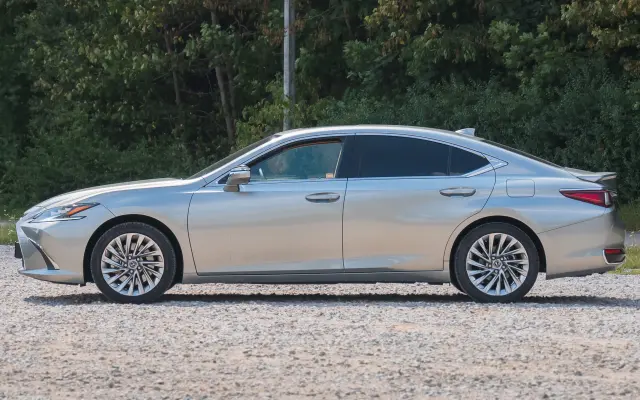 Lexus ES300h