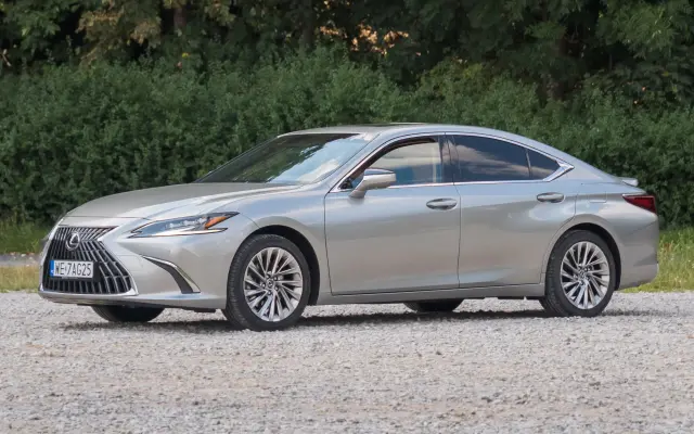 Lexus ES300h