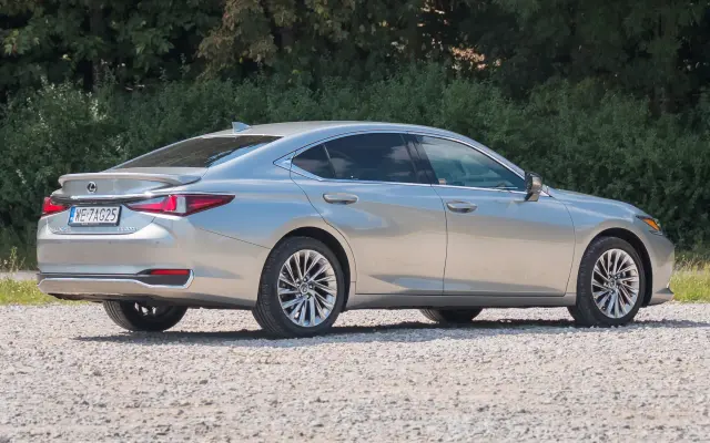 Lexus ES300h