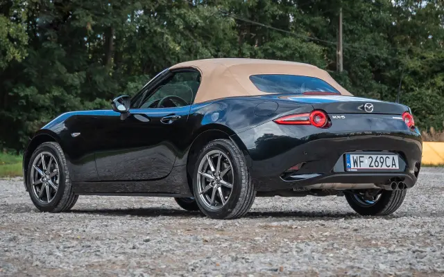 Mazda MX-5 Kazari