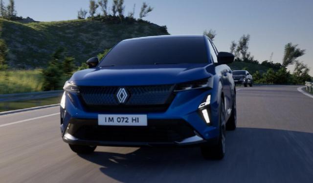 Renault Rafale z 300-konnym sercem i napędem 4x4