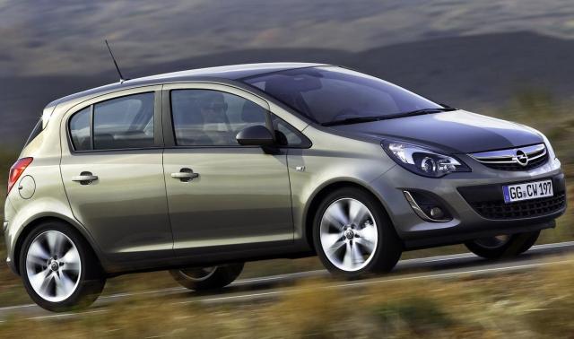 Opel Corsa wzywany do serwisu z powodu usterki poduszek