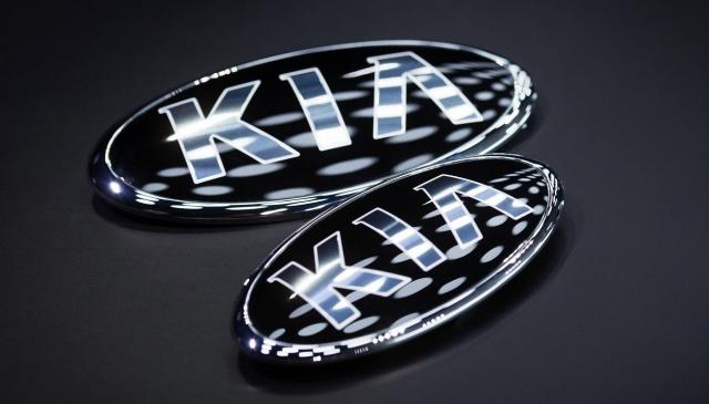 Kia Carens zagrożona zwarciem i pożarem